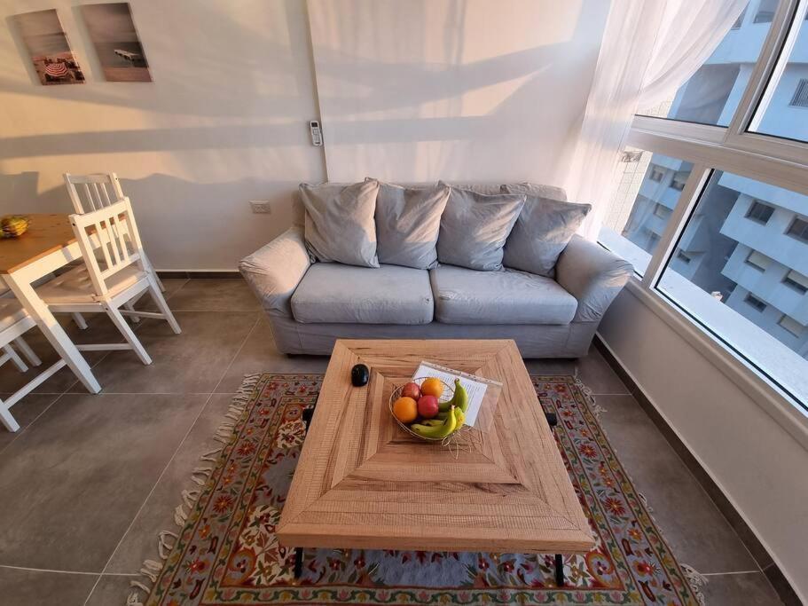 Beautiful 2-Bedroom Sea-View Apartment Netanja Zewnętrze zdjęcie
